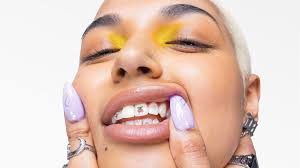 Tatuaggio Dentale in Turchia | Cayra Clinics