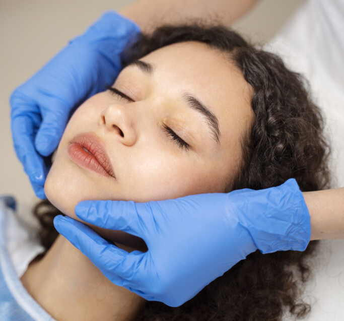 Liposuzione del mento in Turchia