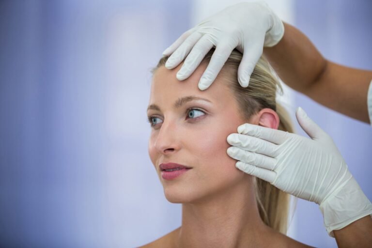 Trattamento avanzato di blefaroplastica a Cayra Clinic per migliorare l’aspetto e la fiducia del paziente